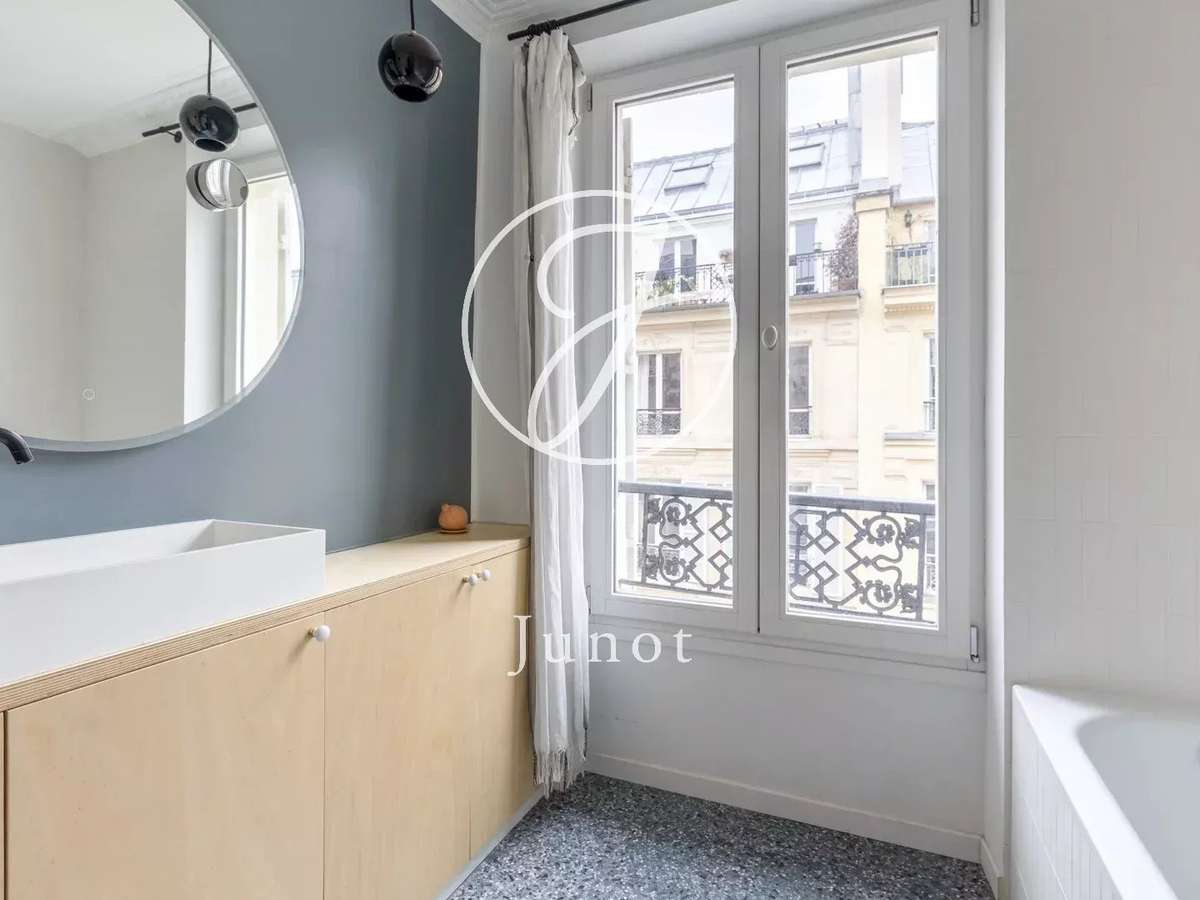 Apartment Paris 9e