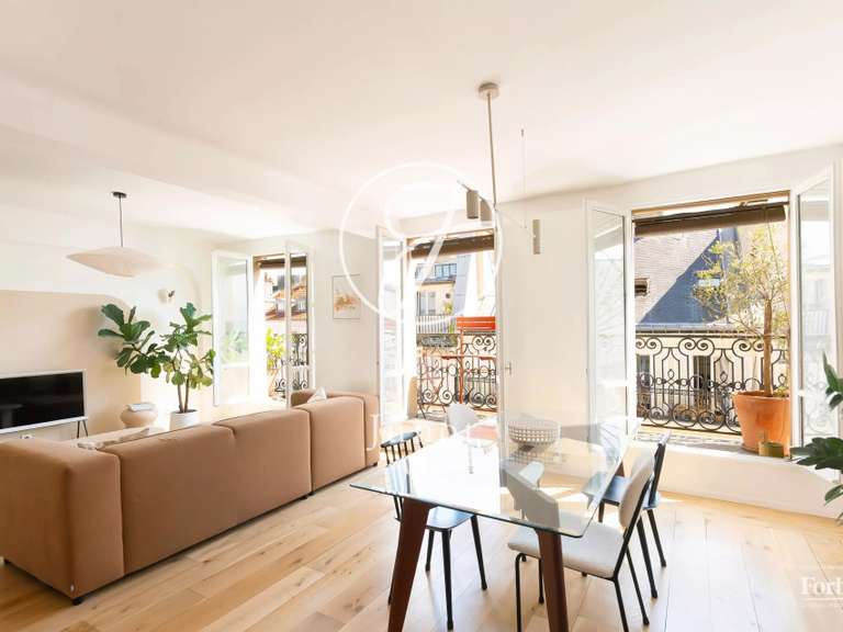 Appartement Paris 9e - 1 chambre - 70m²