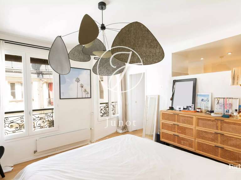 Appartement Paris 9e - 1 chambre - 70m²