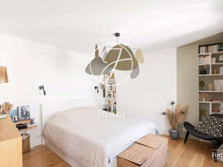 Appartement Paris 9e - 1 chambre - 70m²