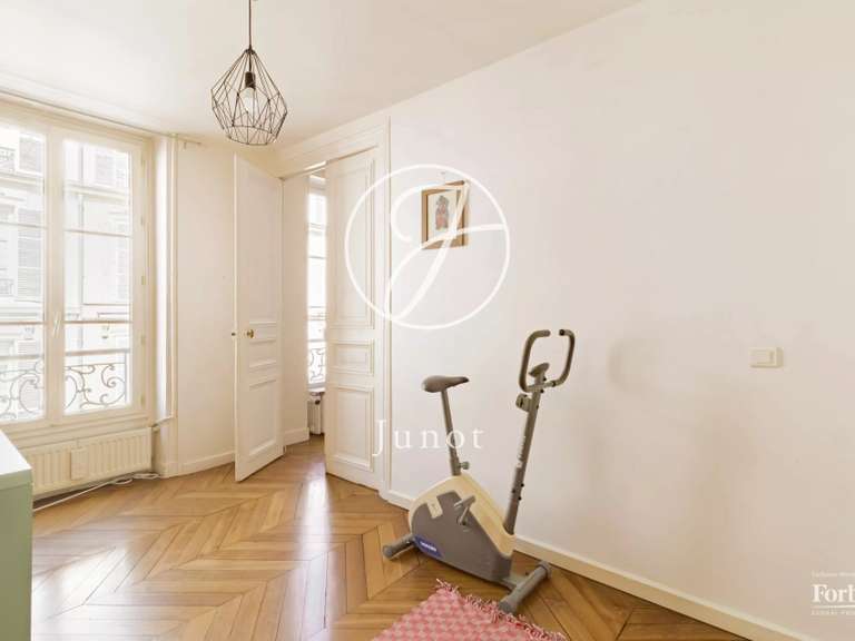 Appartement Paris 9e - 4 chambres - 132m²