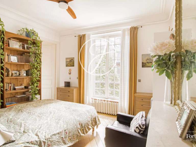 Appartement Paris 9e - 4 chambres - 132m²