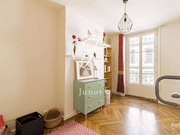 Appartement Paris 9e - 4 chambres - 132m²