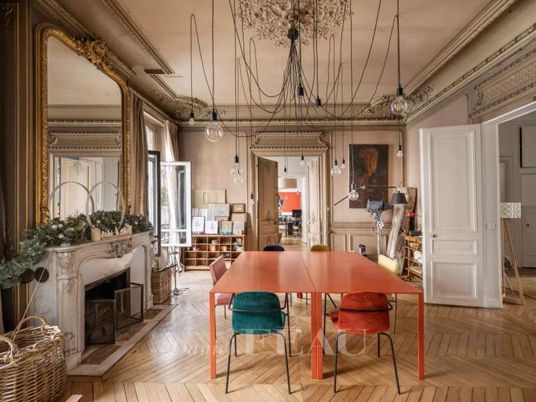 Appartement Paris 9e - 5 chambres - 239m²