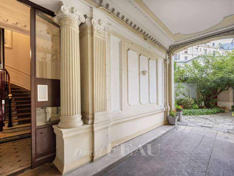 Appartement Paris 9e - 5 chambres - 239m²