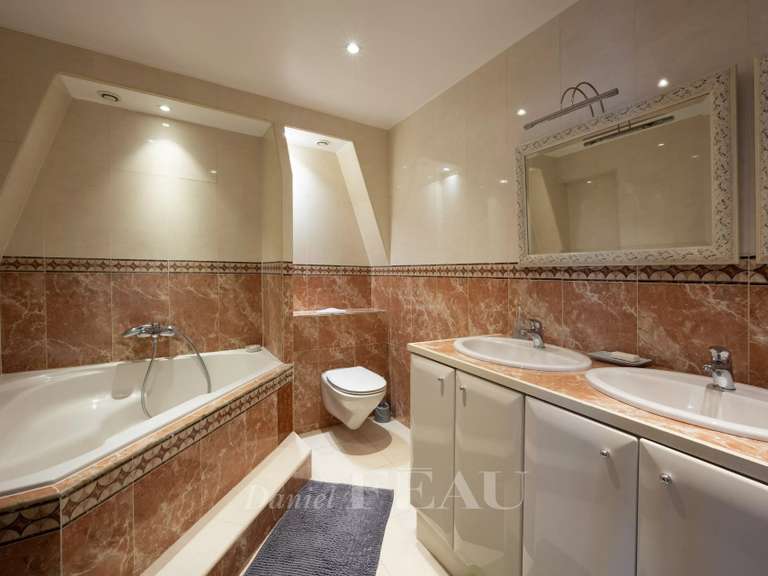 Appartement Paris 9e - 3 chambres - 93m²