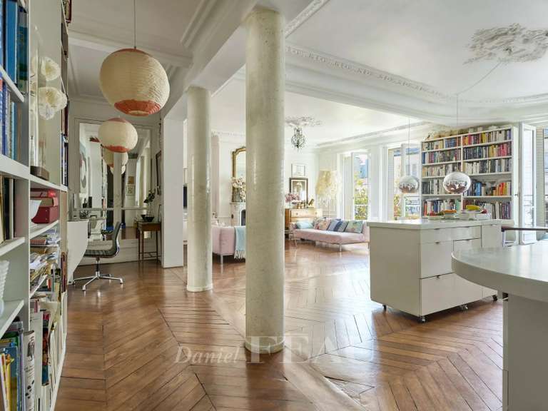 Appartement Paris 9e - 4 chambres - 135m²