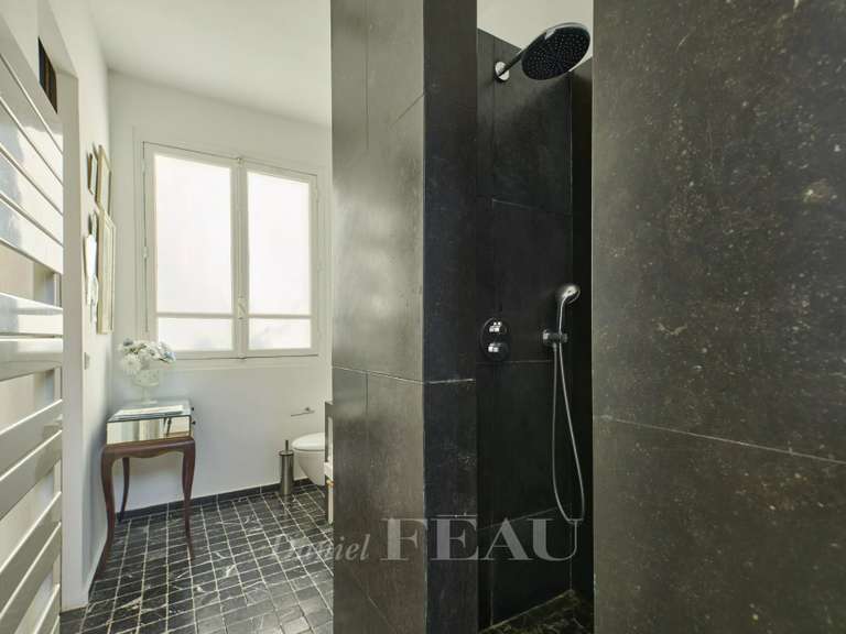 Appartement Paris 9e - 4 chambres - 135m²
