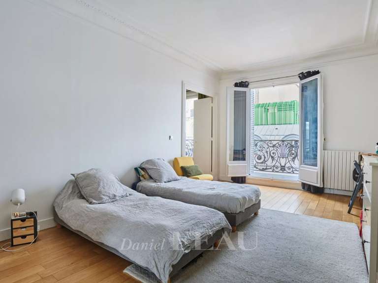 Appartement Paris 9e - 3 chambres - 168m²