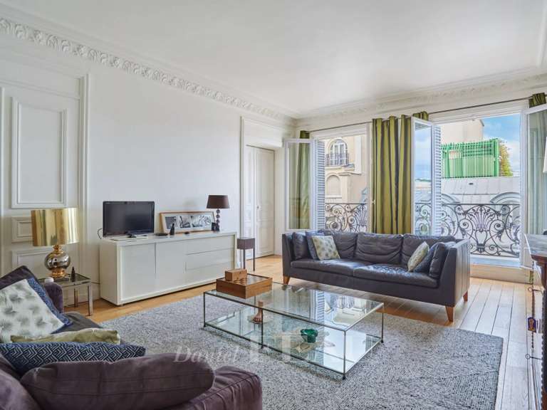 Appartement Paris 9e - 3 chambres - 168m²