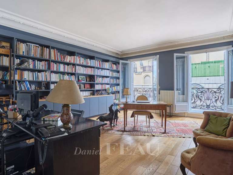 Appartement Paris 9e - 3 chambres - 168m²