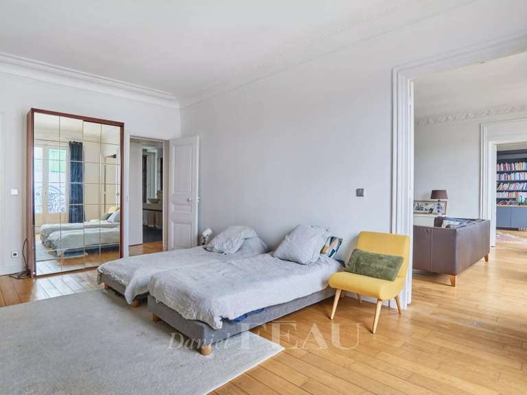 Appartement Paris 9e - 3 chambres - 168m²