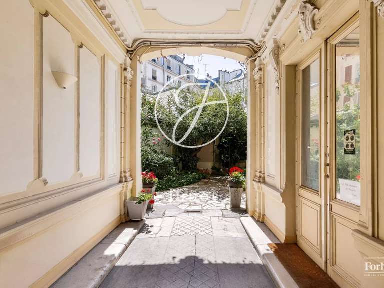 Appartement Paris 9e - 5 chambres - 239m²