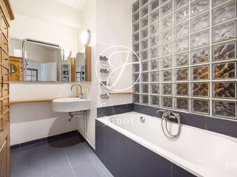 Appartement Paris 9e - 3 chambres - 289m²