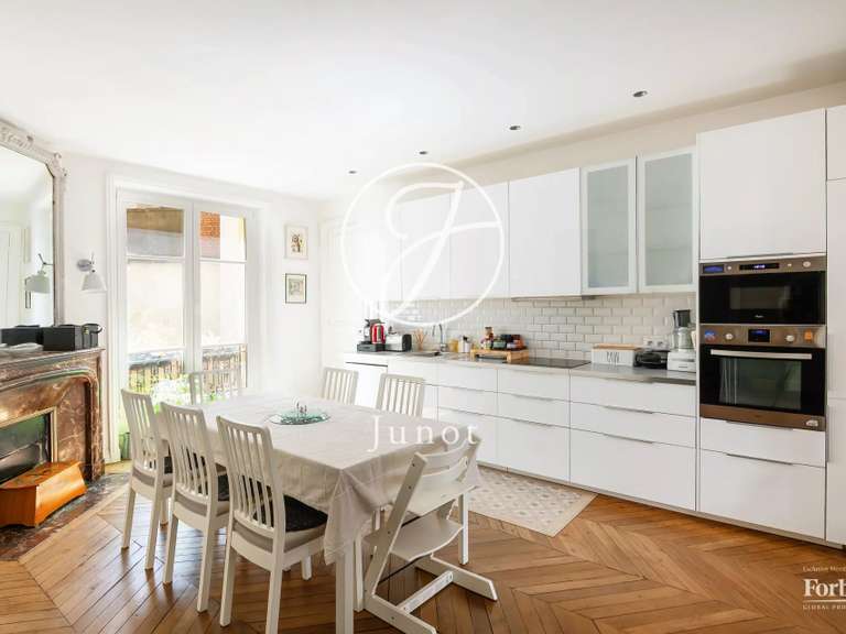 Appartement Paris 9e - 3 chambres - 121m²