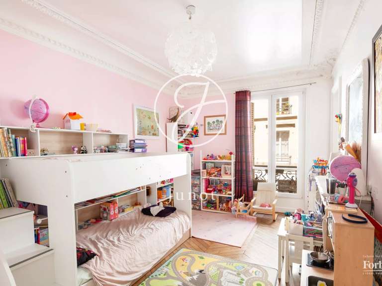 Appartement Paris 9e - 3 chambres - 121m²
