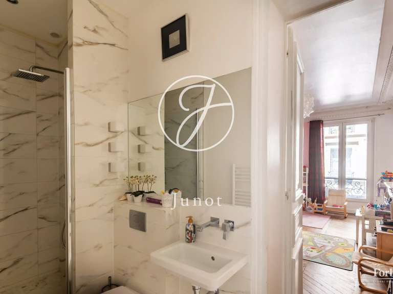 Appartement Paris 9e - 3 chambres - 121m²