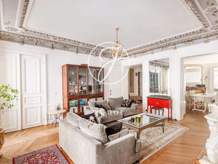 Appartement Paris 9e - 3 chambres - 121m²