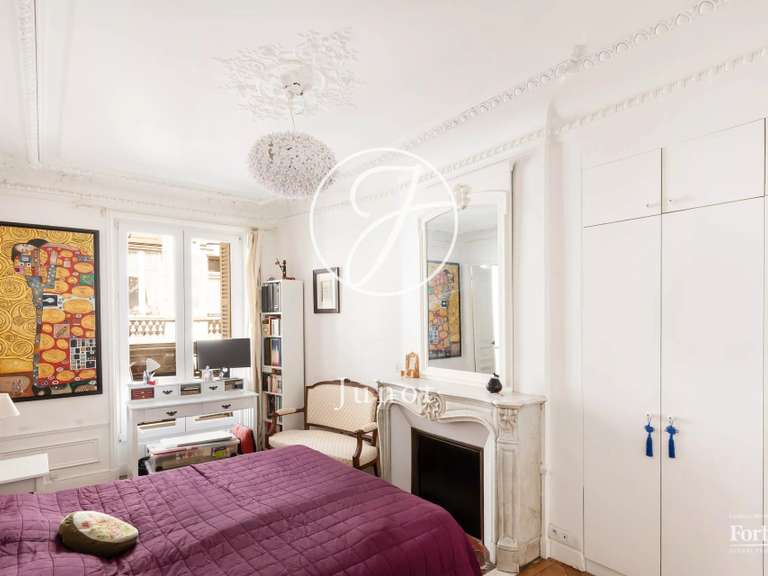 Appartement Paris 9e - 3 chambres - 121m²