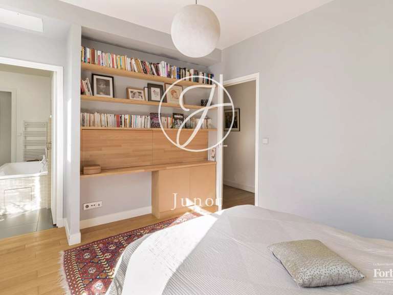 Appartement Paris 9e - 3 chambres - 168m²