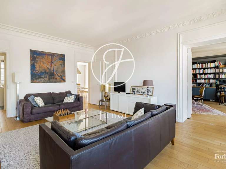 Appartement Paris 9e - 3 chambres - 168m²