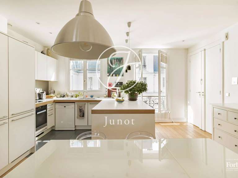 Appartement Paris 9e - 3 chambres - 168m²