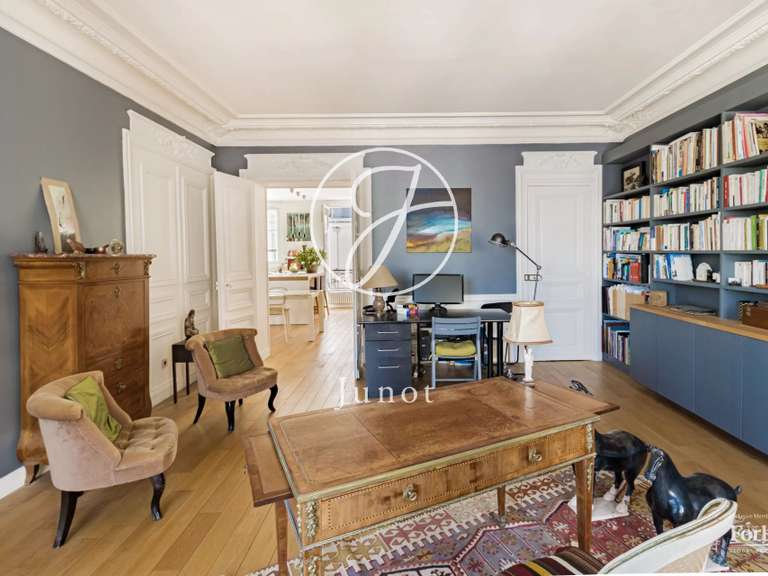 Appartement Paris 9e - 3 chambres - 168m²
