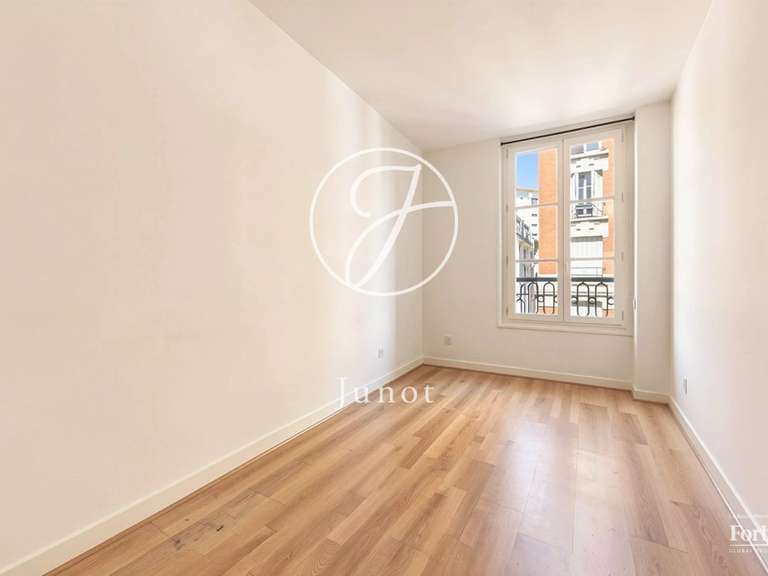 Appartement Paris 9e - 4 chambres - 112m²