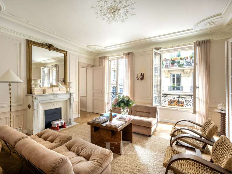 Appartement Paris 9e - 3 chambres - 120m²