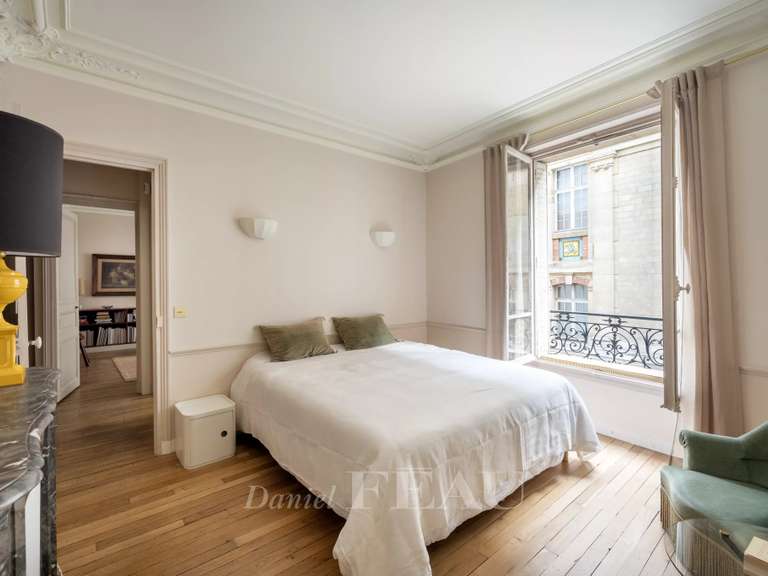 Appartement Paris 9e - 3 chambres - 120m²