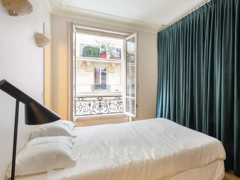 Appartement Paris 9e - 3 chambres - 120m²