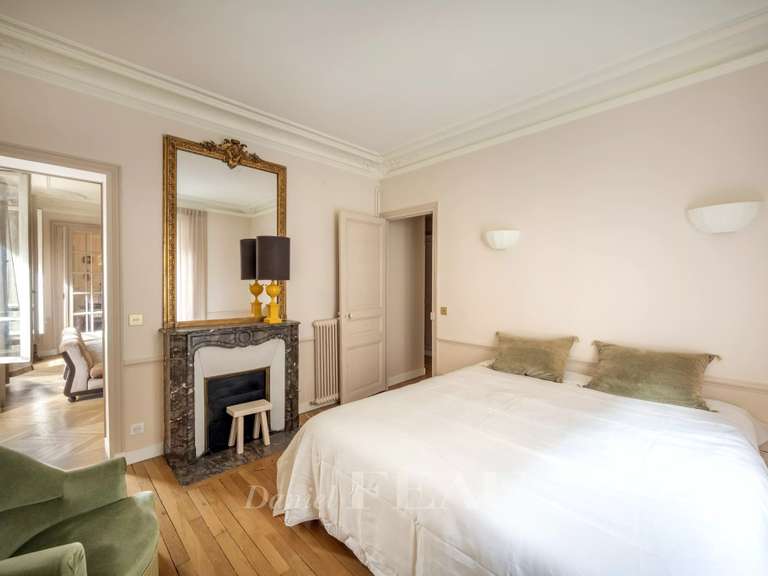 Appartement Paris 9e - 3 chambres - 120m²