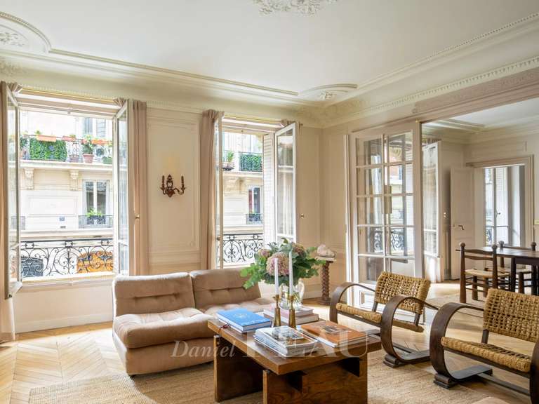 Appartement Paris 9e - 3 chambres - 120m²