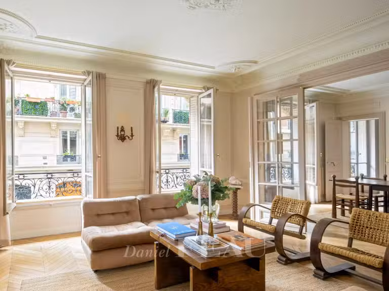 Apartment Paris 9e - 3 bedrooms - 120m²