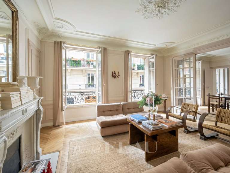 Appartement Paris 9e - 3 chambres - 120m²