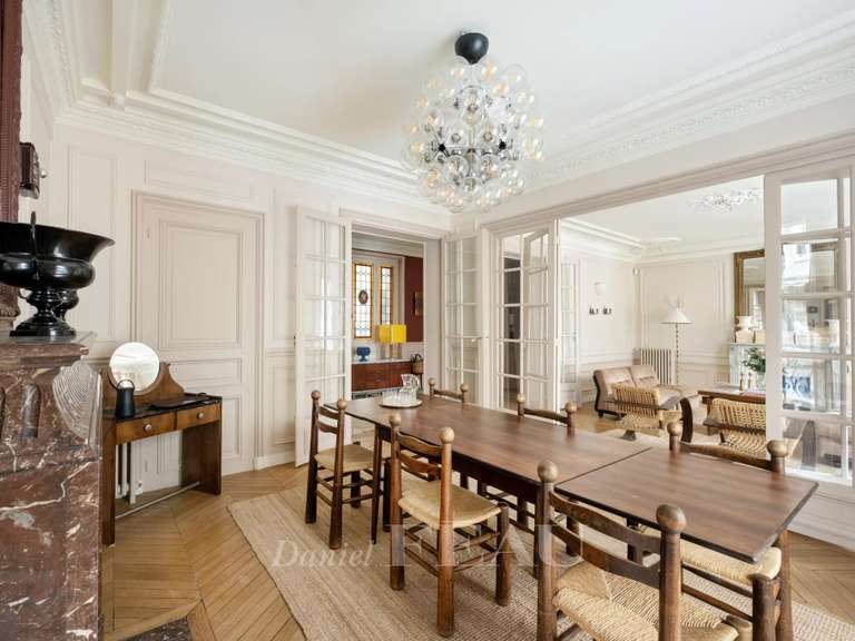 Appartement Paris 9e - 3 chambres - 120m²