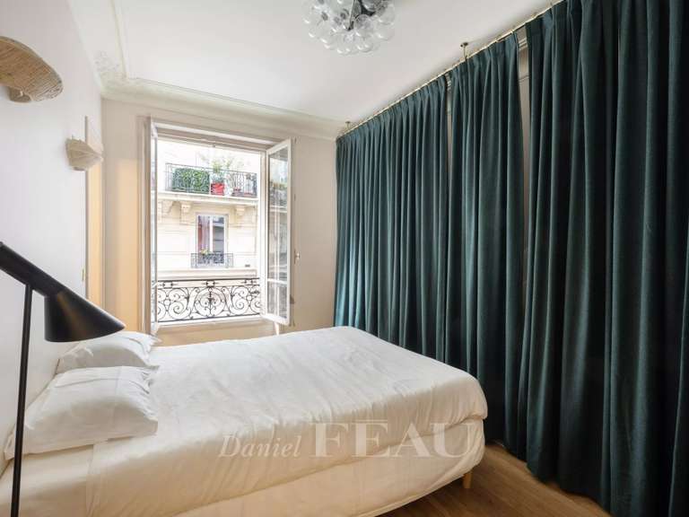 Appartement Paris 9e - 3 chambres - 120m²