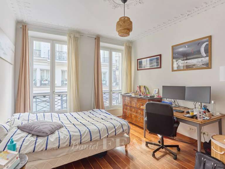 Appartement Paris 9e - 3 chambres - 114m²
