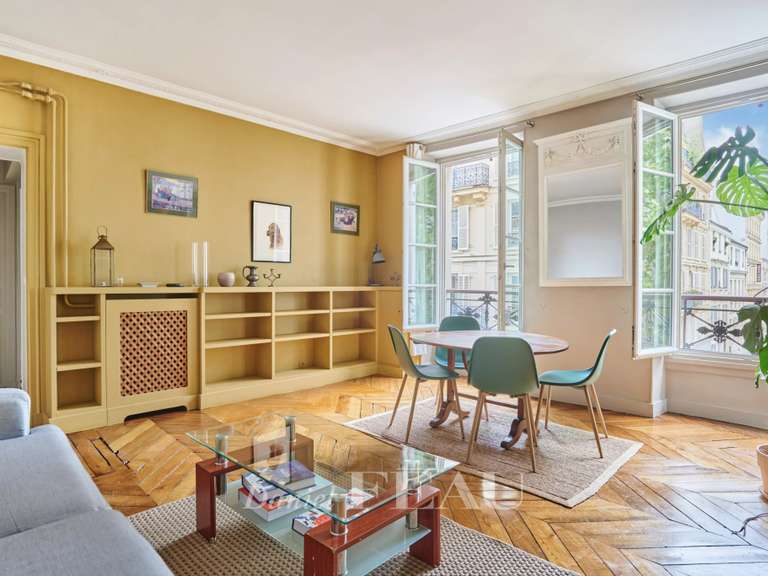 Appartement Paris 9e - 2 chambres - 68m²
