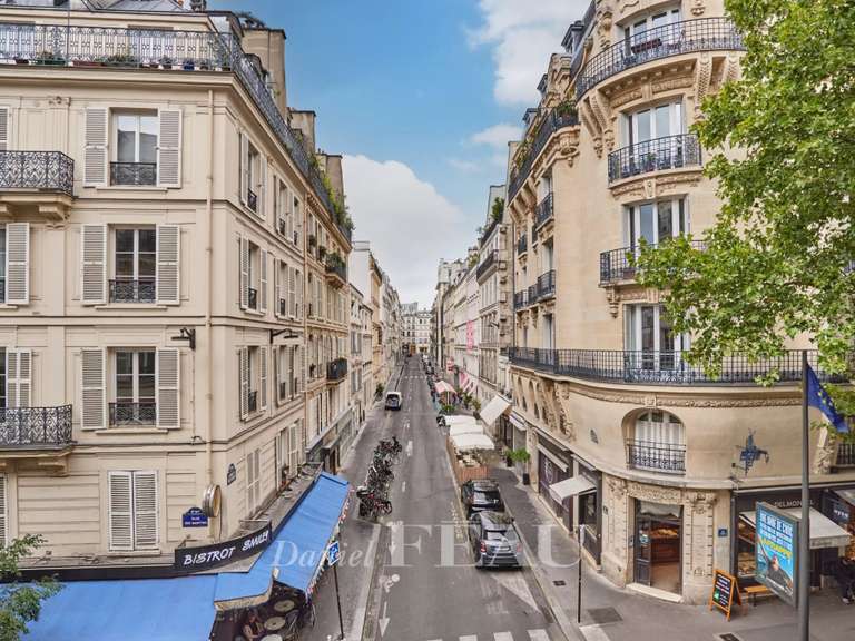 Appartement Paris 9e - 2 chambres - 68m²