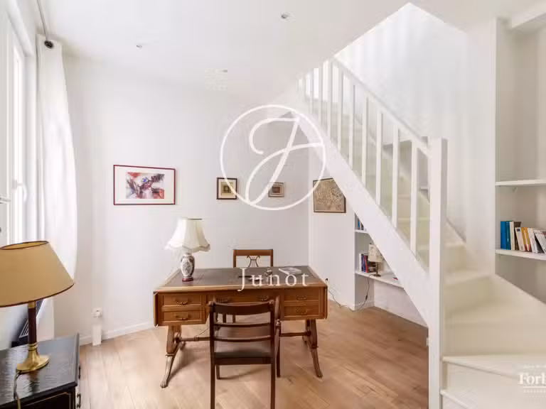 Appartement Paris 9e - 3 chambres - 98m²