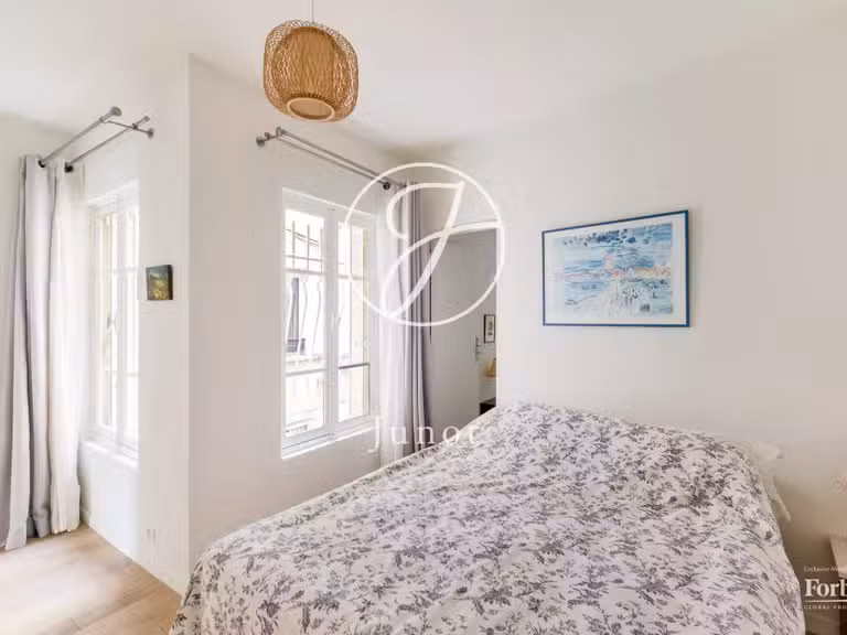 Appartement Paris 9e - 3 chambres - 98m²