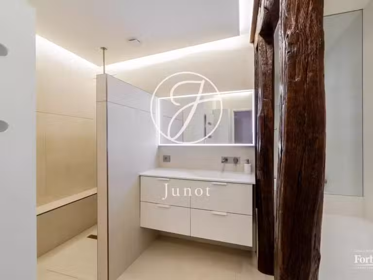 Appartement Paris 9e - 3 chambres - 98m²