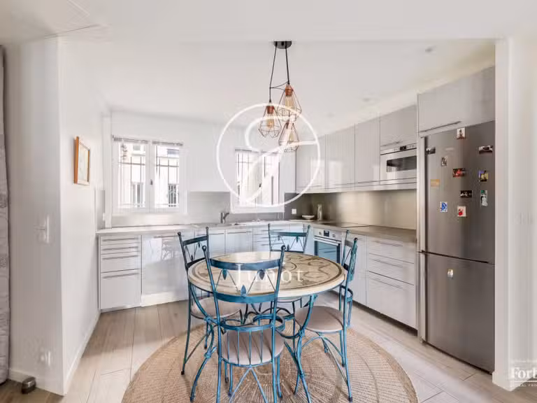 Appartement Paris 9e - 3 chambres - 98m²
