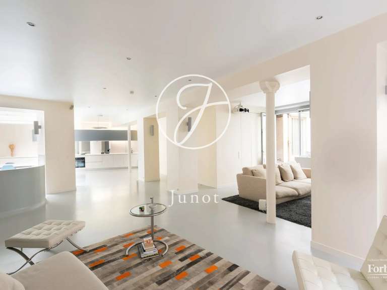 Appartement Paris 9e - 2 chambres - 140m²