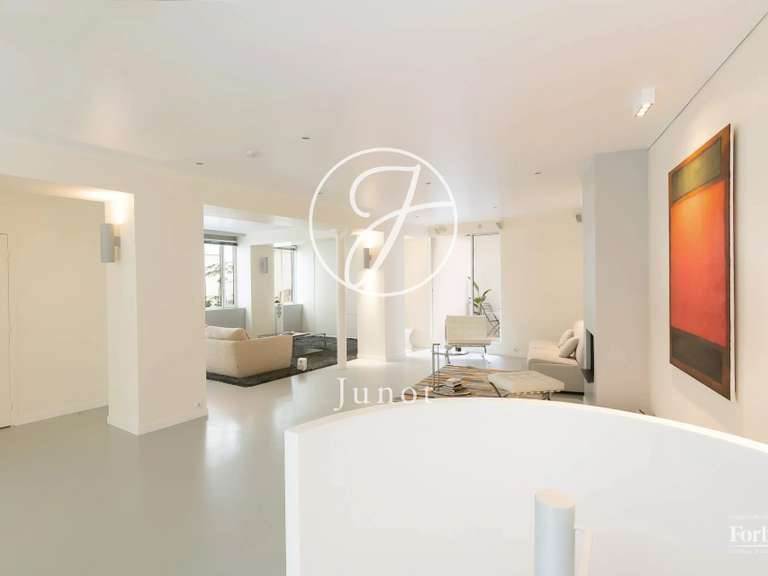 Appartement Paris 9e - 2 chambres - 140m²