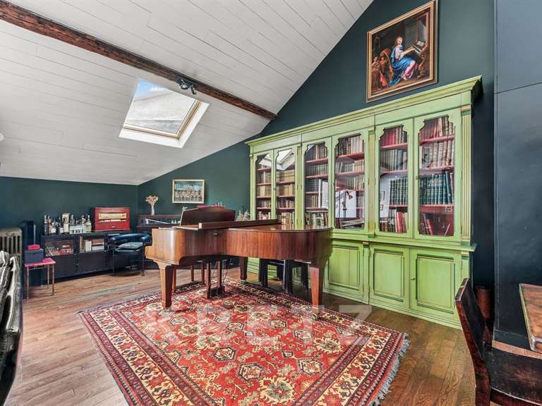 House Paris 9e - 6 bedrooms - 212m²