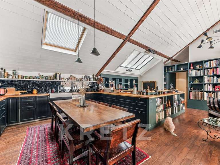 House Paris 9e - 6 bedrooms - 212m²