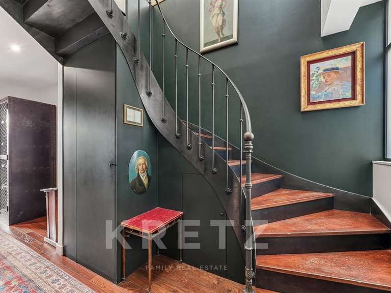 House Paris 9e - 6 bedrooms - 212m²