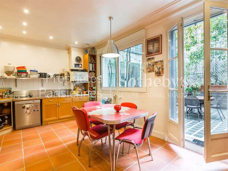 House Paris 9e